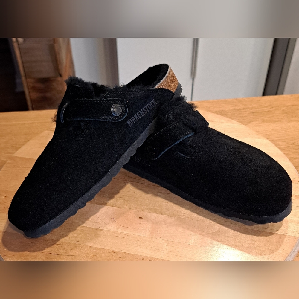 NWOT Birkenstock Boston Black Suede/Shearling Clogs